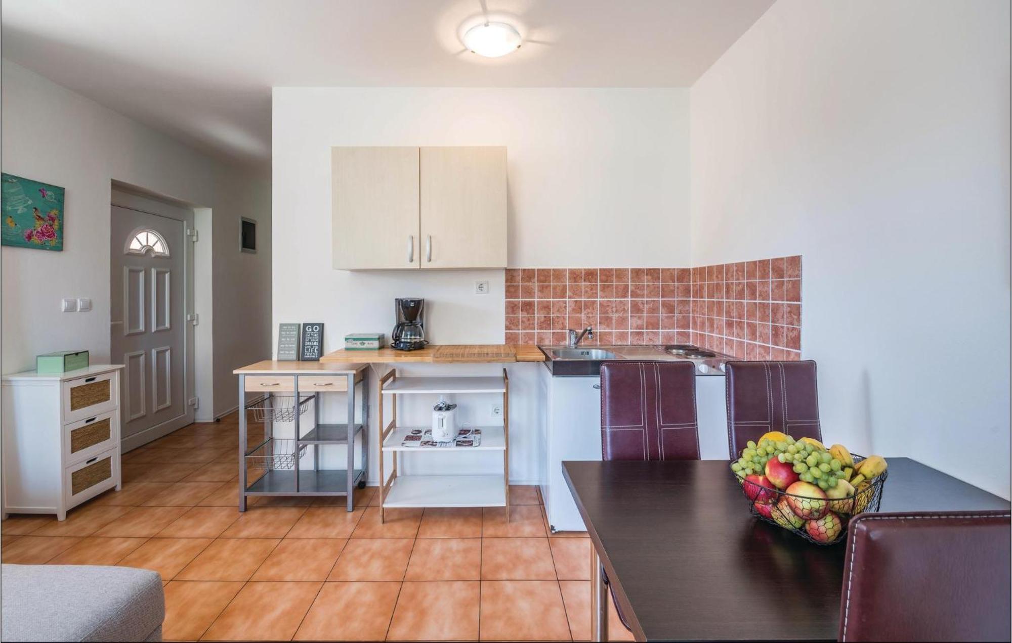 7 Bedroom Stunning Home In Ližnjan 외부 사진