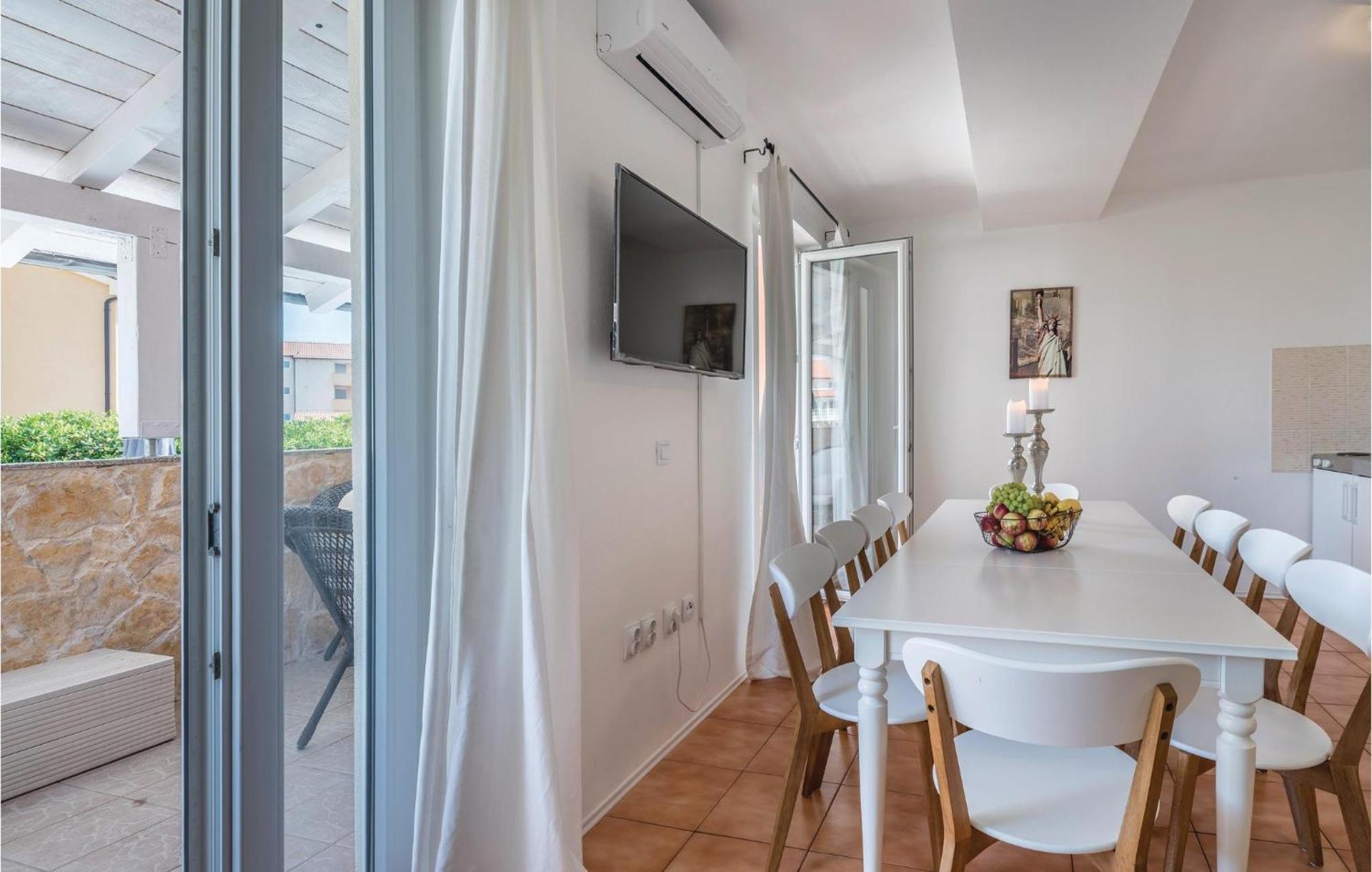 7 Bedroom Stunning Home In Ližnjan 외부 사진